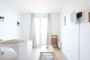 Beautiful studio with terrace in Saint-Denis